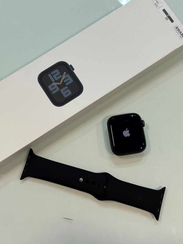 Apple Watch SE Aluminium 44mm Αδιάβροχο με Παλμογράφο (Space Gray)