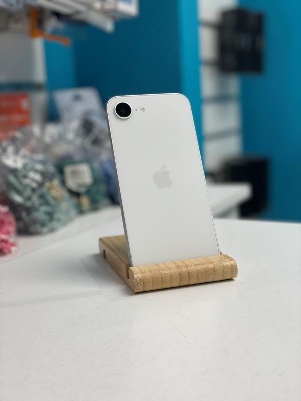 Apple iPhone 16e 5G (128GB)