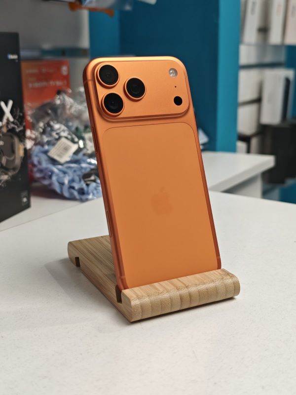 Apple iPhone 17 Pro Max (12/256GB) Cosmic Orange (USED)
